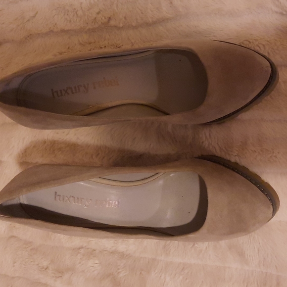 Grey wedge suede heels - Picture 2 of 4